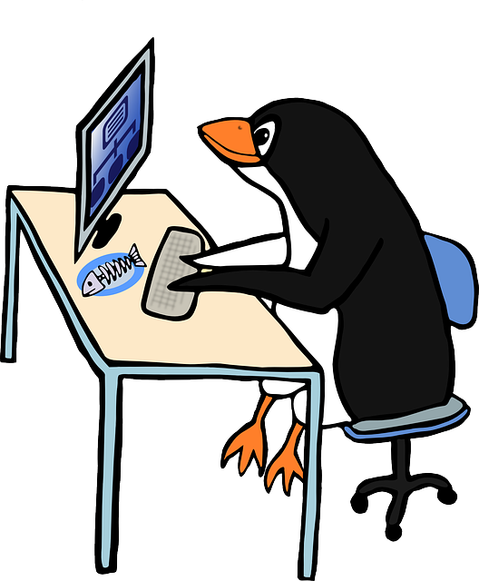 tučniak za počítačom.png